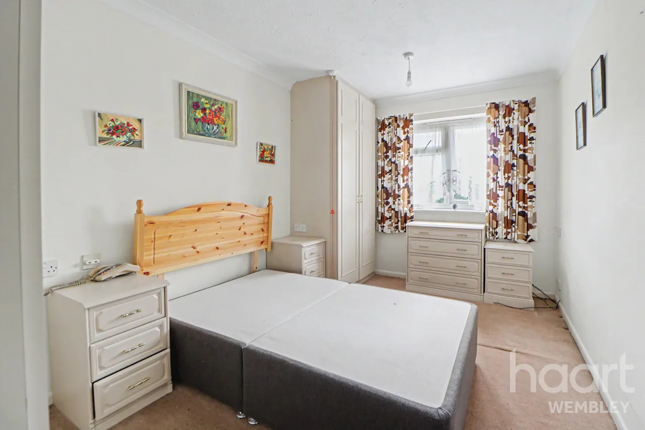 Furzehill Road, Borehamwood, WD6, photo 5