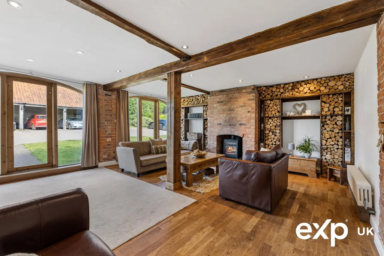 4 bed barn conversion for sale, Park Farm, Wellow, NG22