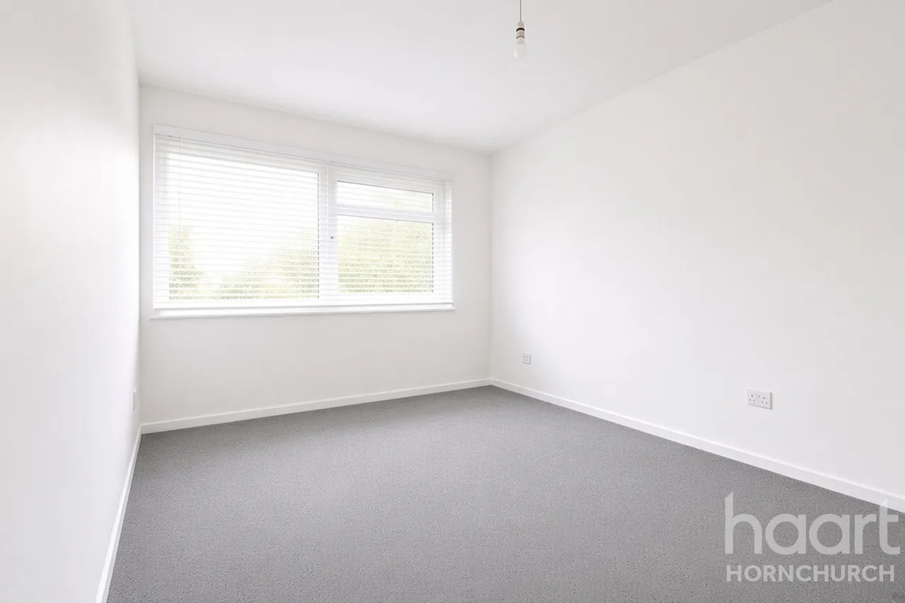 Upminster Road, Hornchurch, RM11, photo 2