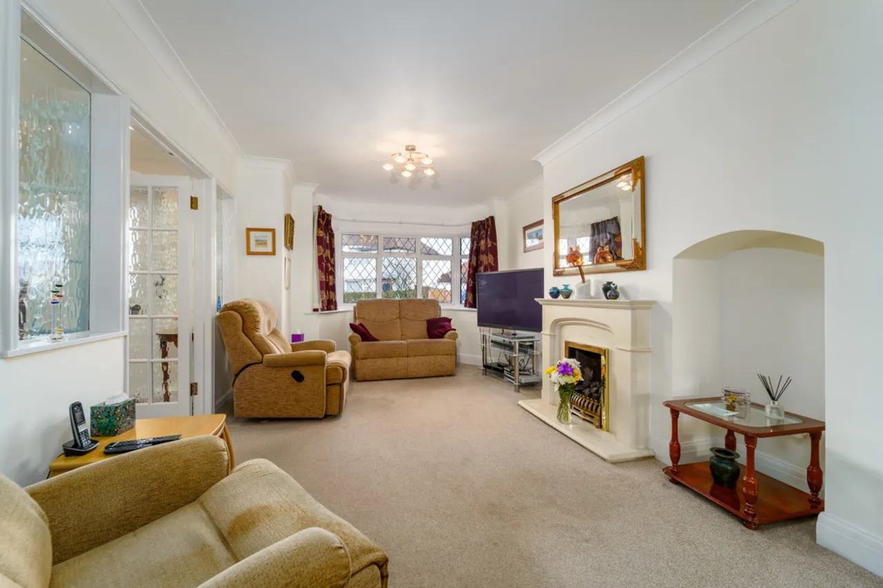 Beechwood Avenue, Staines-upon-Thames, photo 4