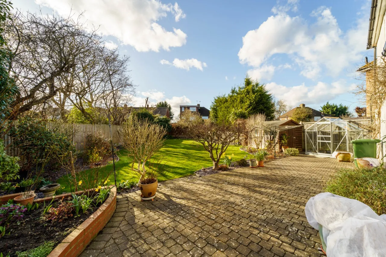 Beechwood Avenue, Staines-upon-Thames, photo 21