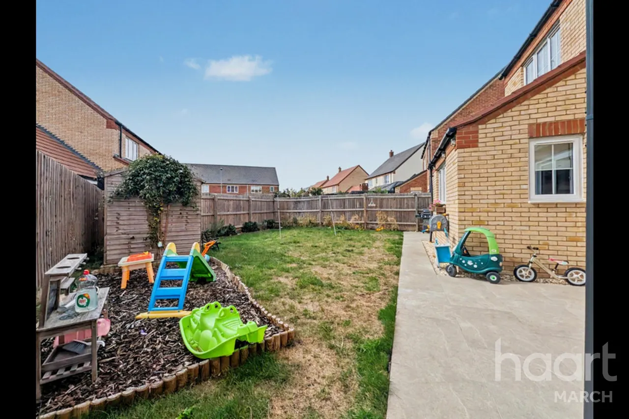 Sunflower Avenue, March, PE15, photo 29