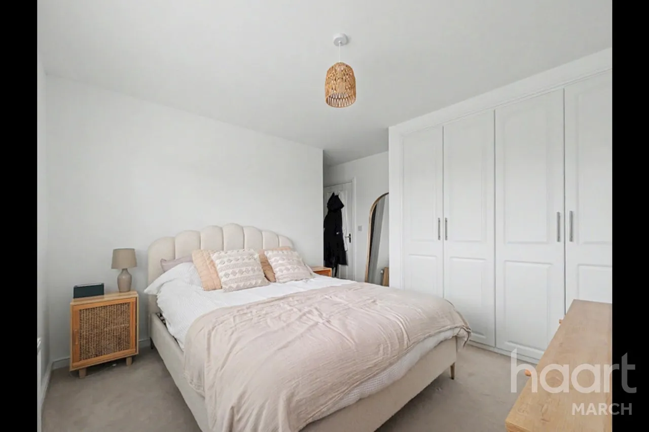 Sunflower Avenue, March, PE15, photo 18