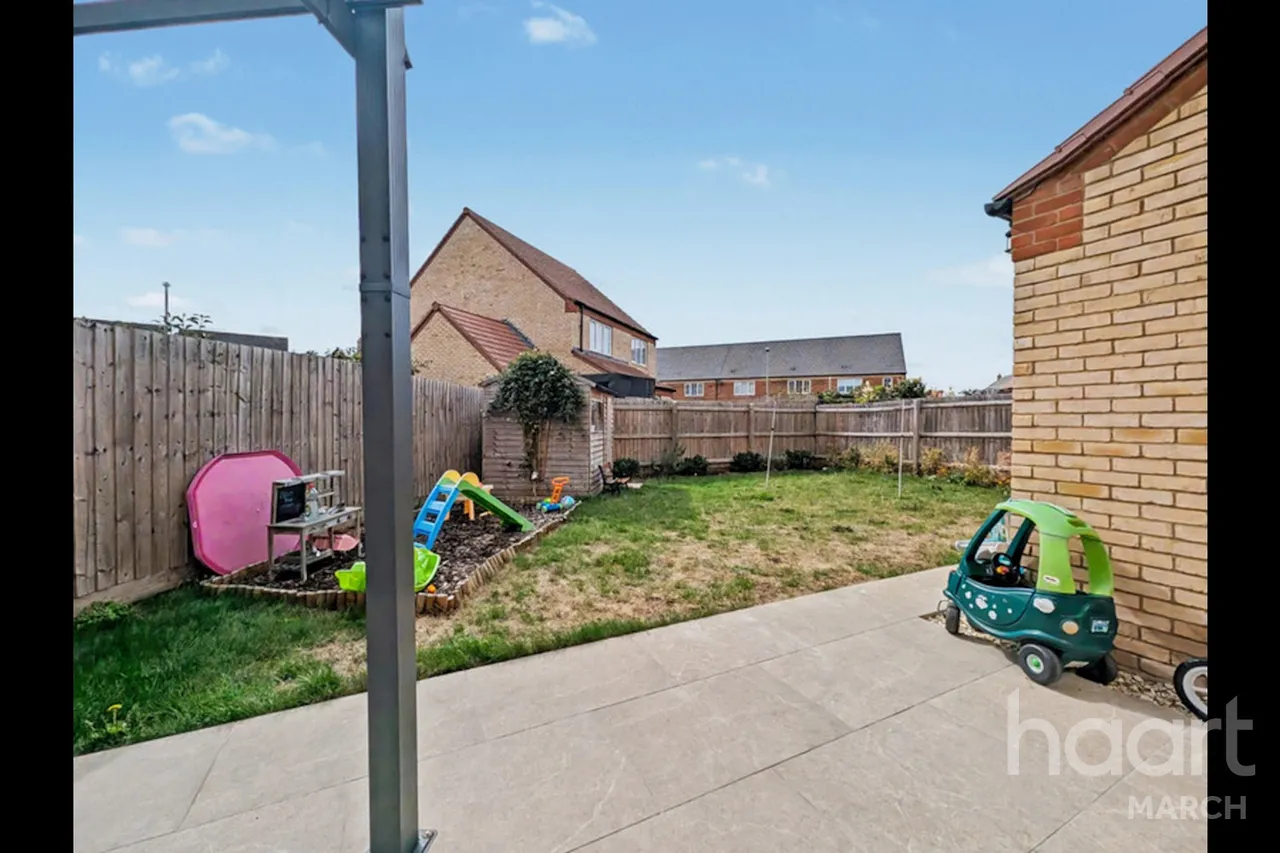 Sunflower Avenue, March, PE15, photo 30