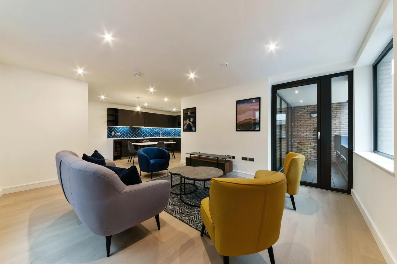 3 bed flat to rent, Rosewood Building, Shoreditch Exchange, E2