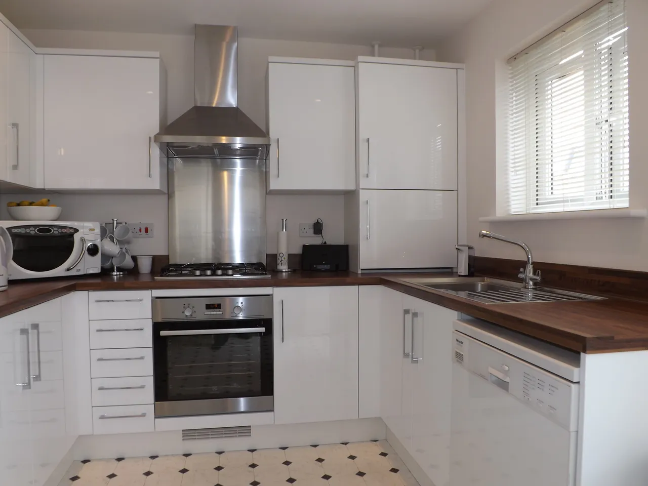Airborne Drive, Derriford, PL6, photo 6