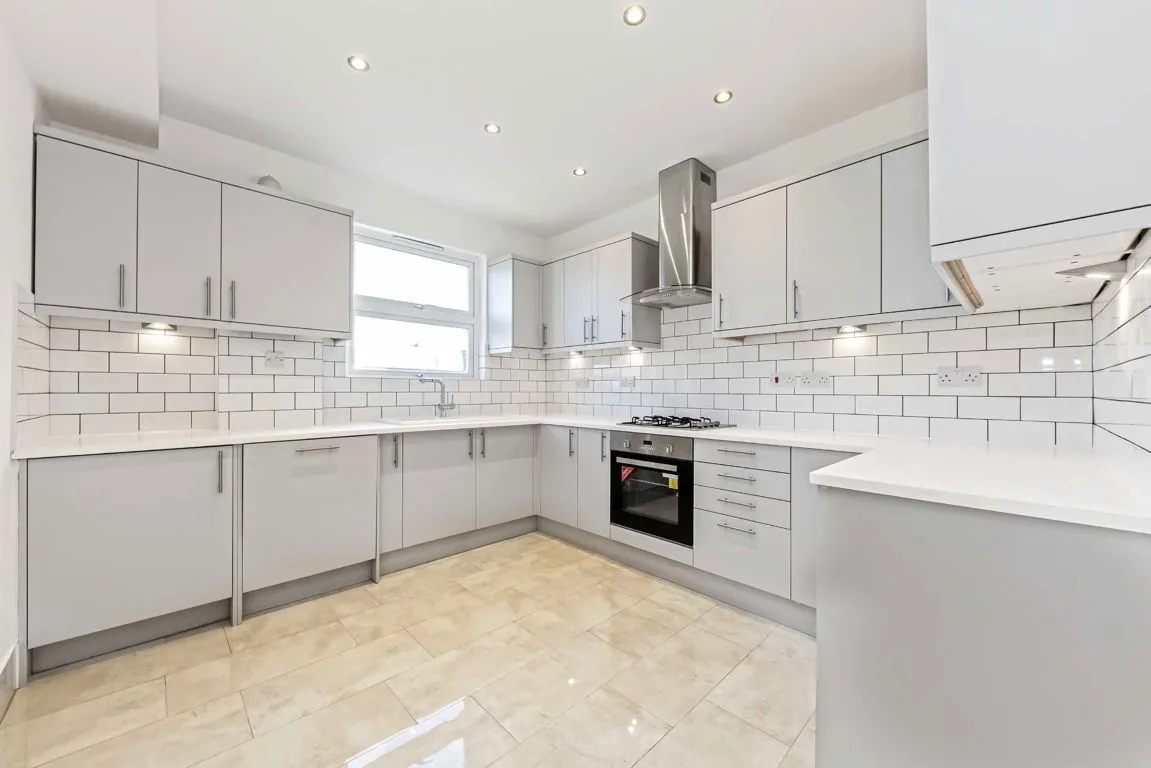Acton Lane, W3, photo 3