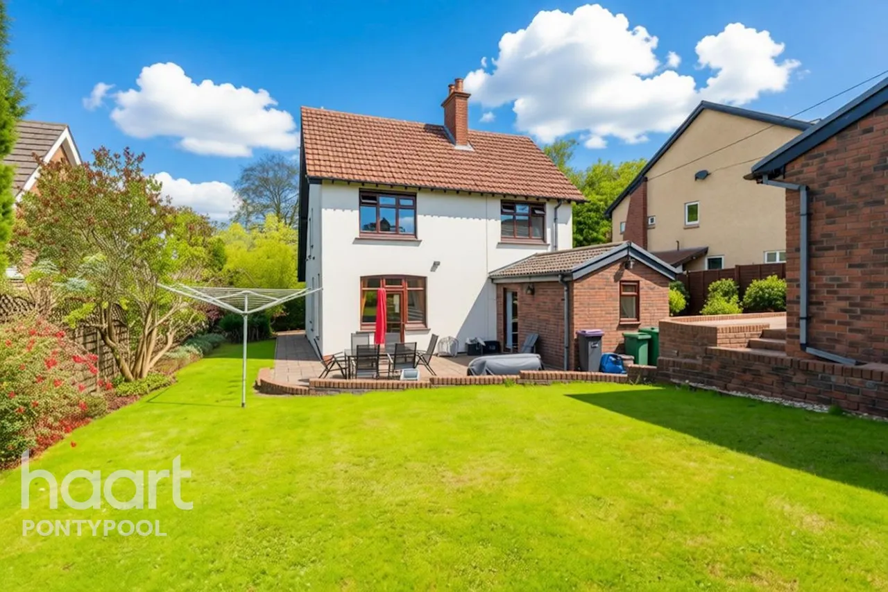 3 bed house for sale, The Highway, Pontypool, NP4
