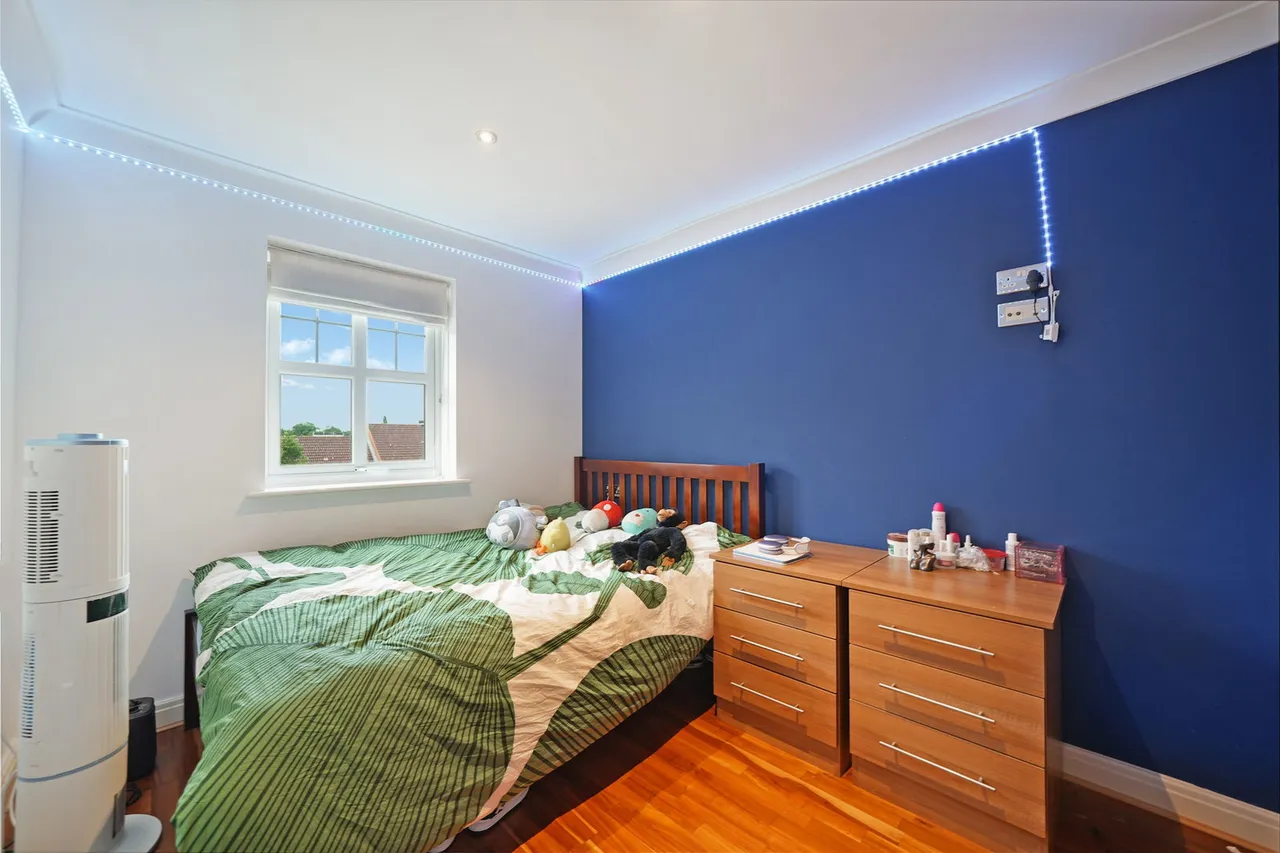 Arlington Green, Mill Hill East, NW7 1GW, photo 11