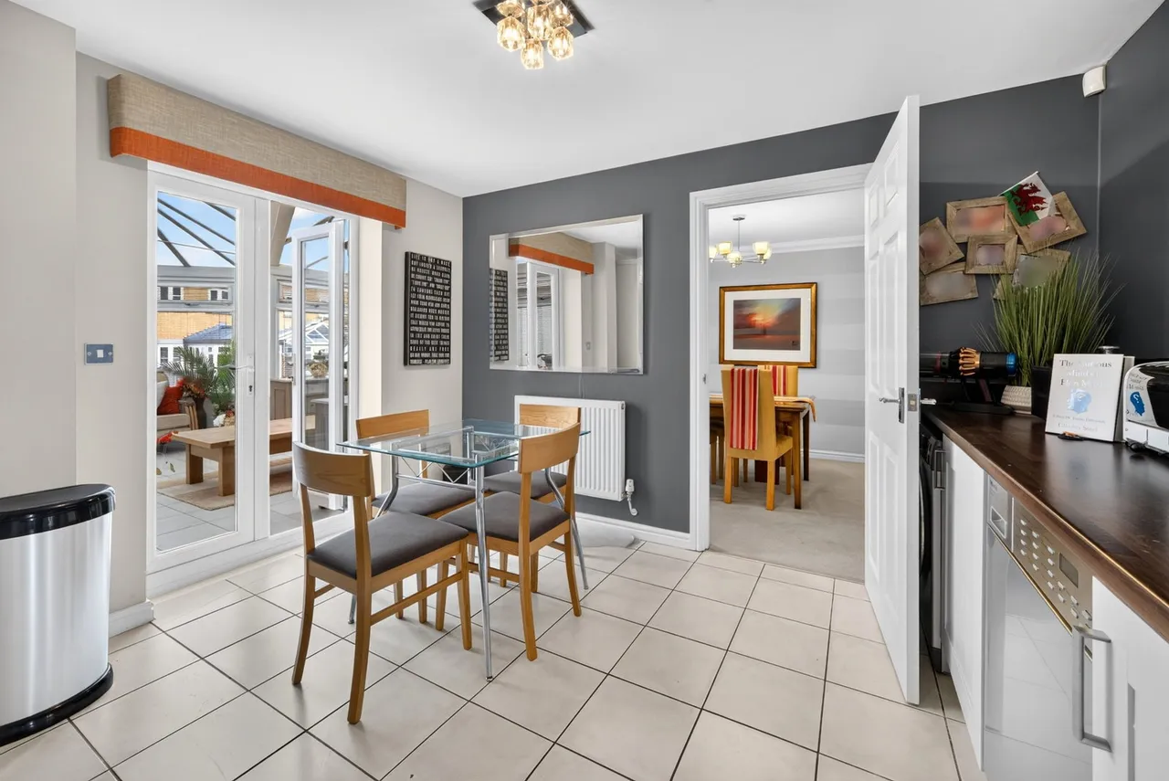 Parc Gilbertson, Pontardawe, Swansea, SA8 4PT, photo 12