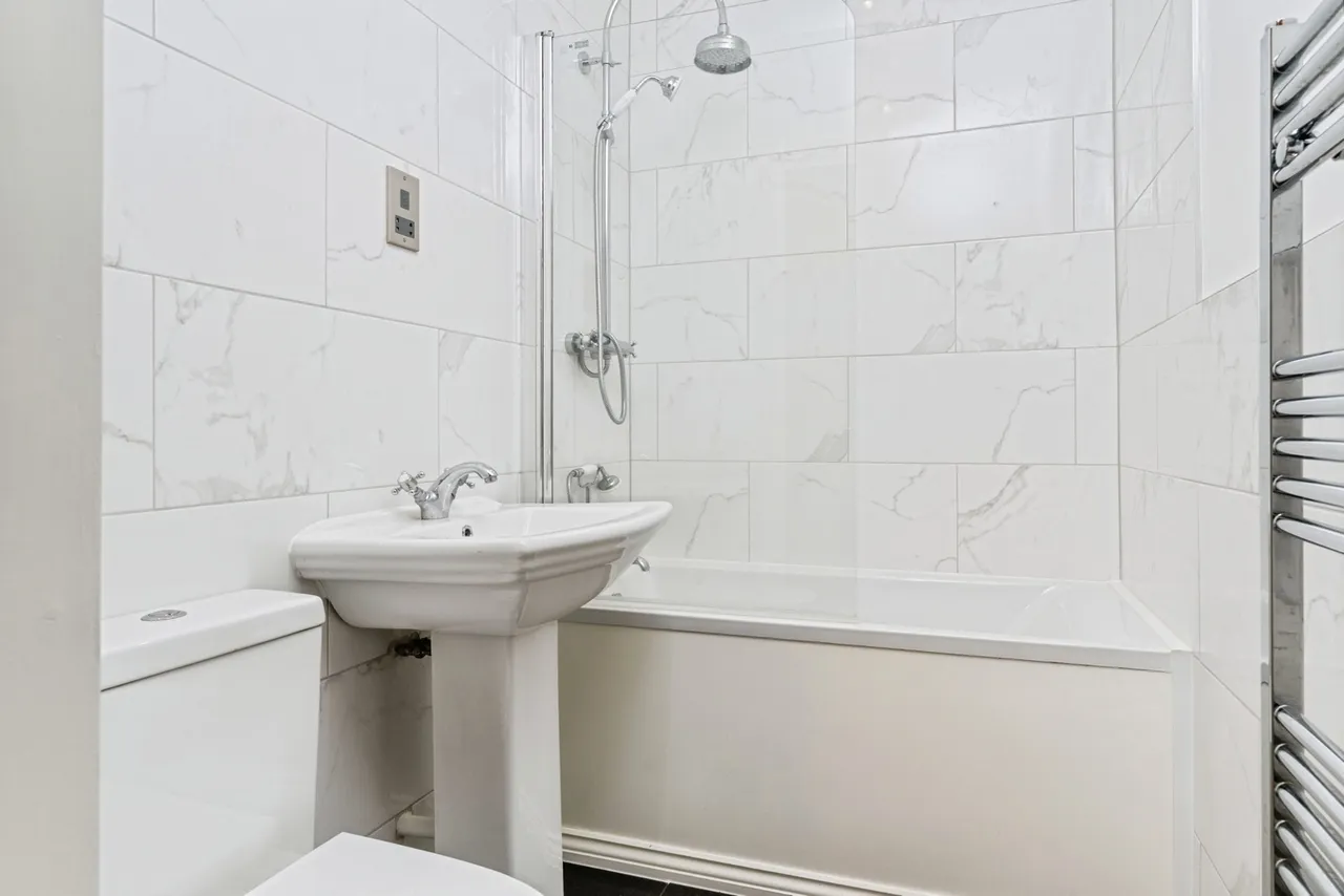 Ferma Lane, Great Barrow, CH3, photo 15