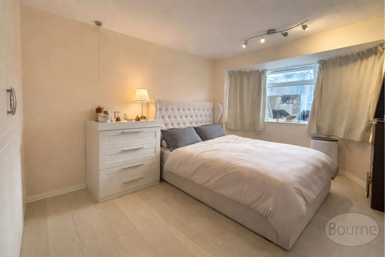Lyfield, Oxshott, KT22, photo 4
