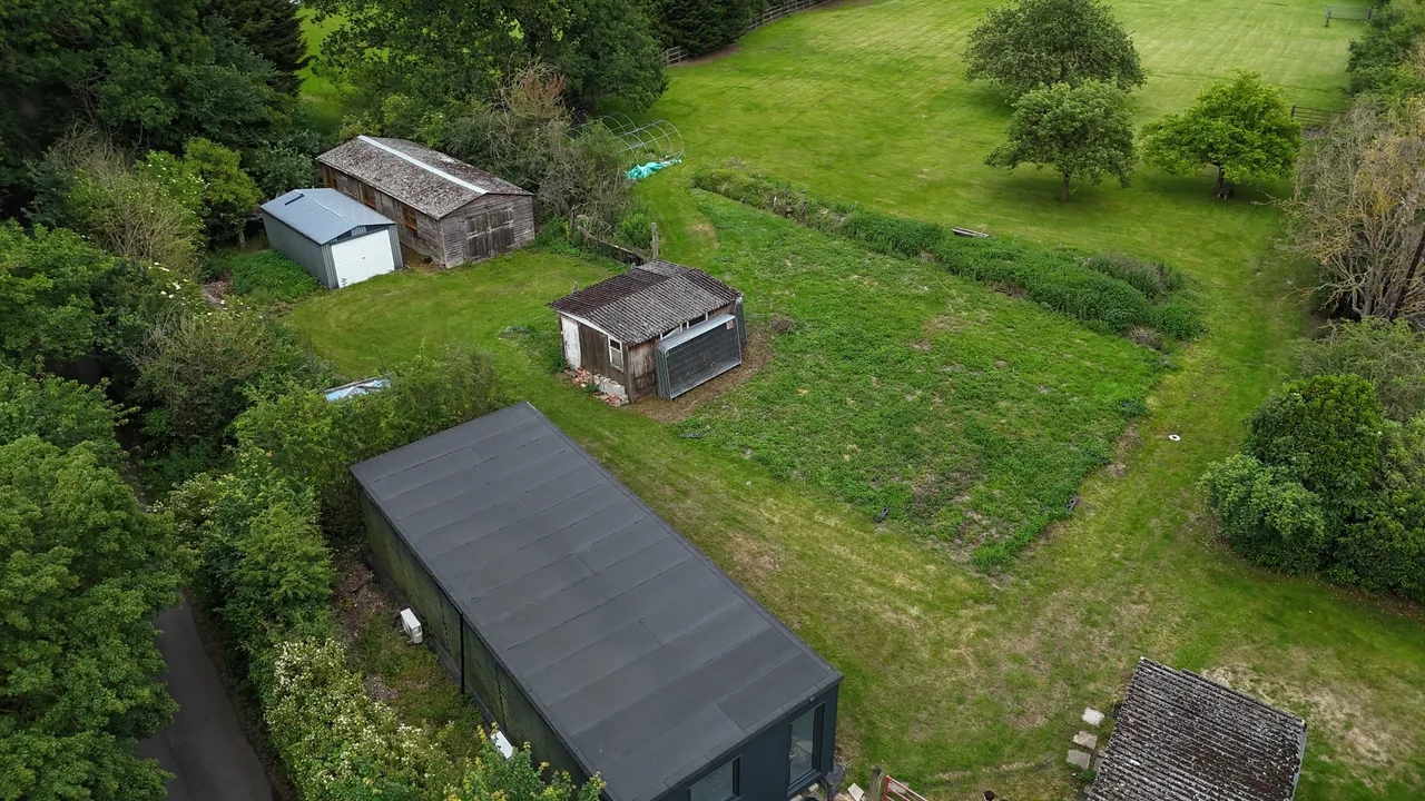 Foxes Lane, North Mymms, AL9, photo 3
