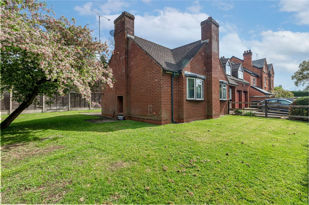 Birmingham Road, Mappleborough Green, Studley, Warwickshire, B80 7BS, photo 4