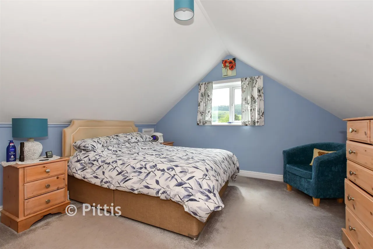 Cliff Bridge, Shanklin, PO37, photo 10