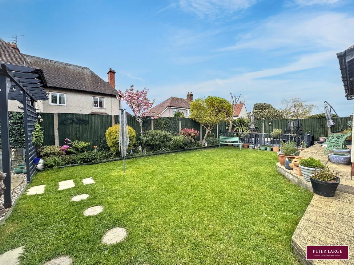 Plas Avenue, Prestatyn, Denbighshire, LL19 9NH, photo 2