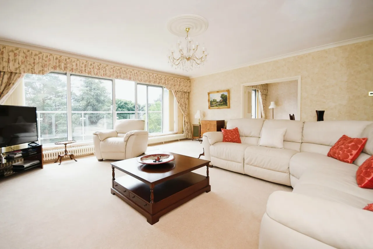 3 bed flat for sale — Whinfell Court, Sheffield, South Yorkshire, S11