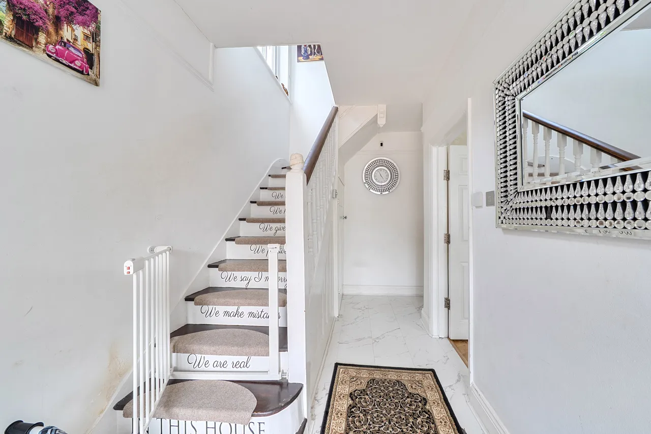 28 Elms Road, Harrow, photo 6