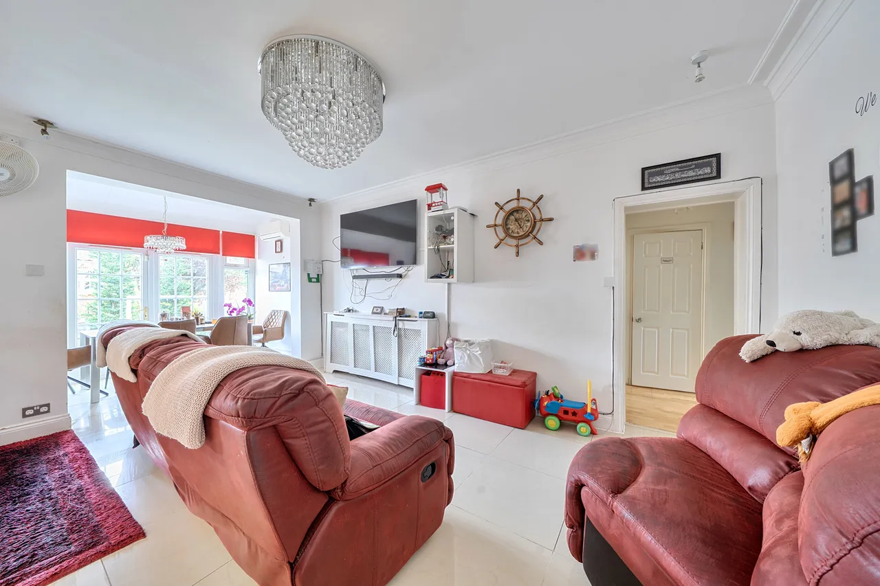 28 Elms Road, Harrow, photo 4