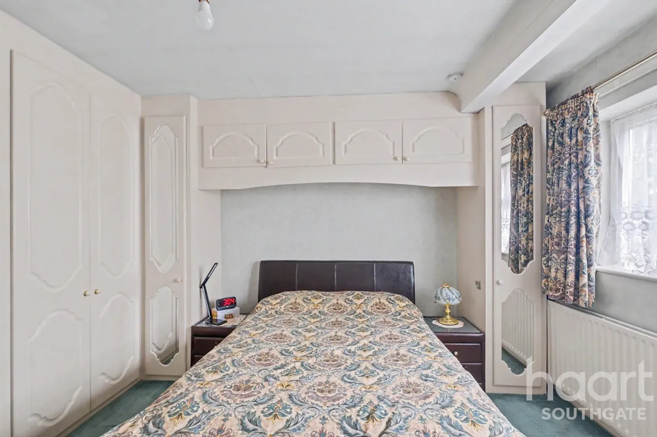 Rowantree Road, Enfield, EN2, photo 31