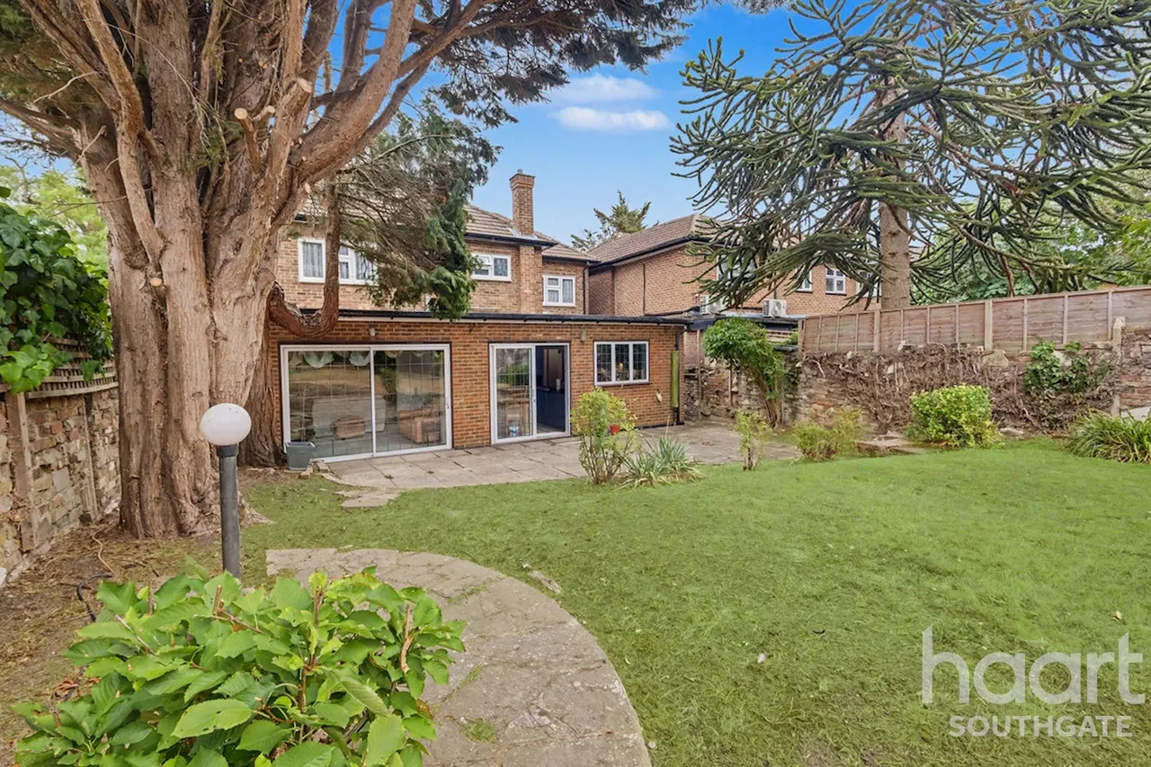 Rowantree Road, Enfield, EN2, photo 23