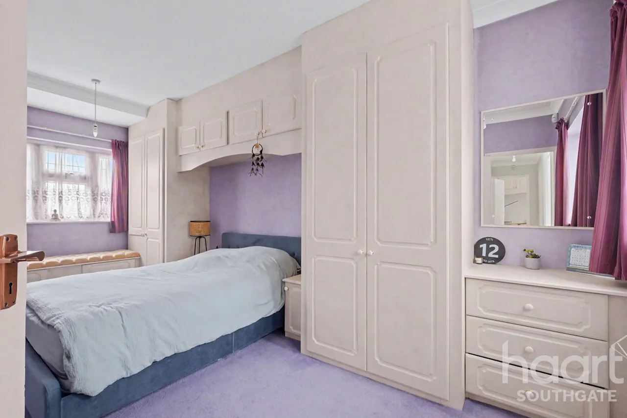 Rowantree Road, Enfield, EN2, photo 24