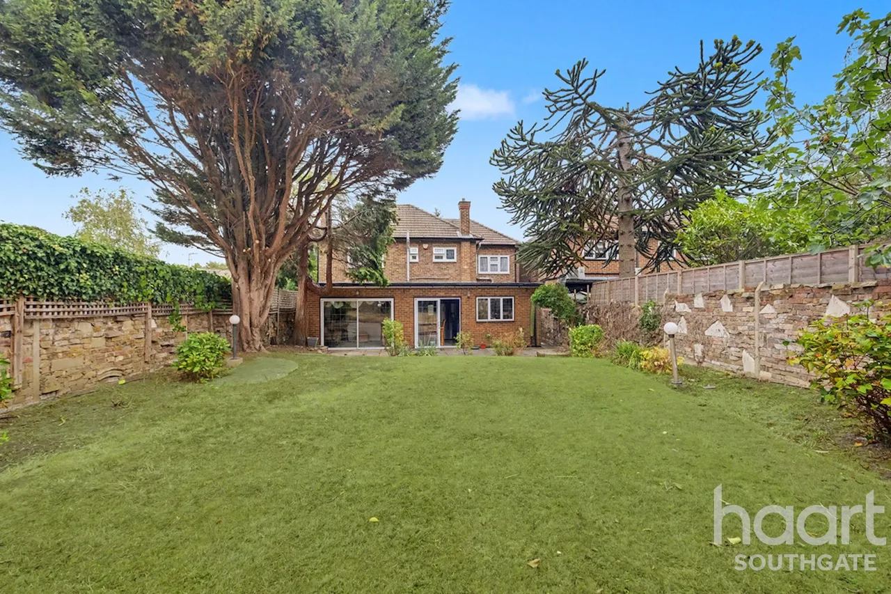 Rowantree Road, Enfield, EN2, photo 22