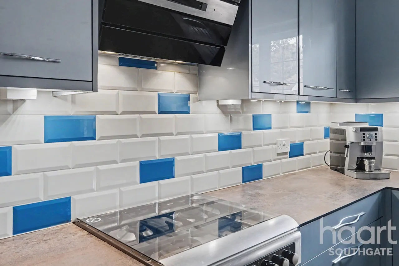 Rowantree Road, Enfield, EN2, photo 15