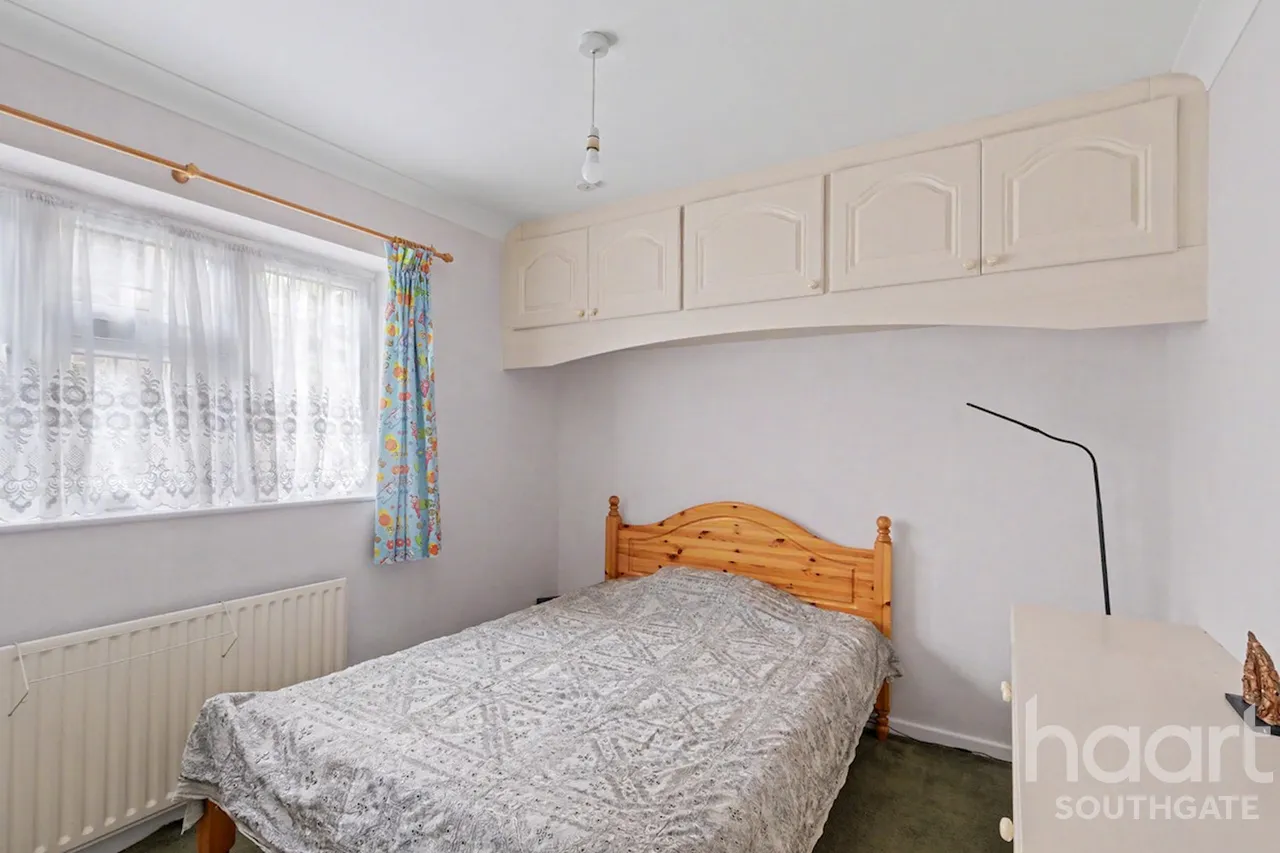 Rowantree Road, Enfield, EN2, photo 28