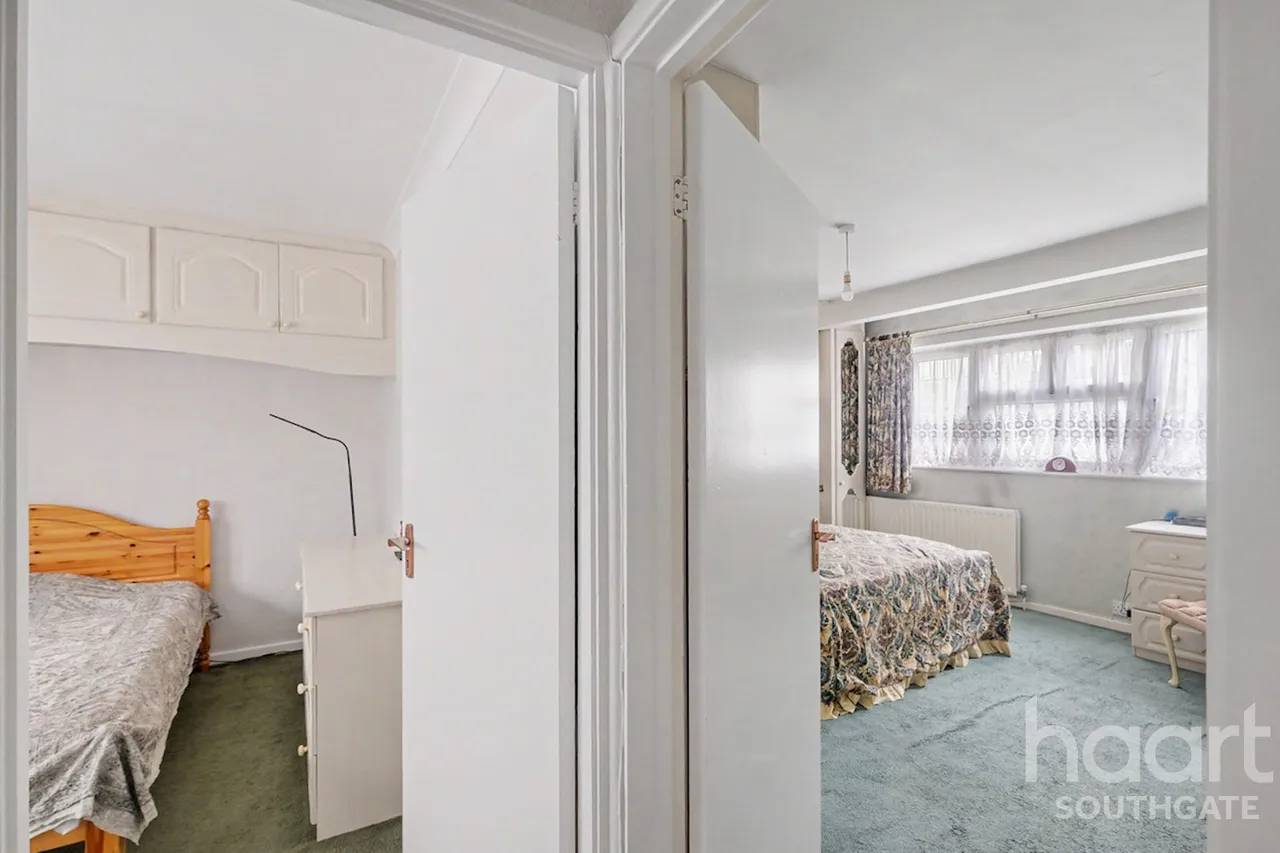 Rowantree Road, Enfield, EN2, photo 32