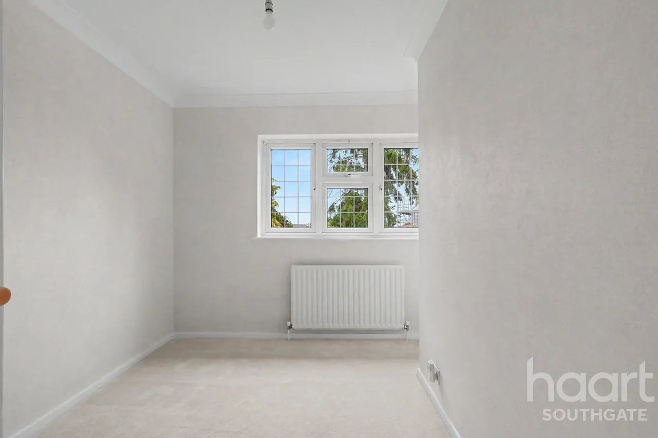 Rowantree Road, Enfield, EN2, photo 27