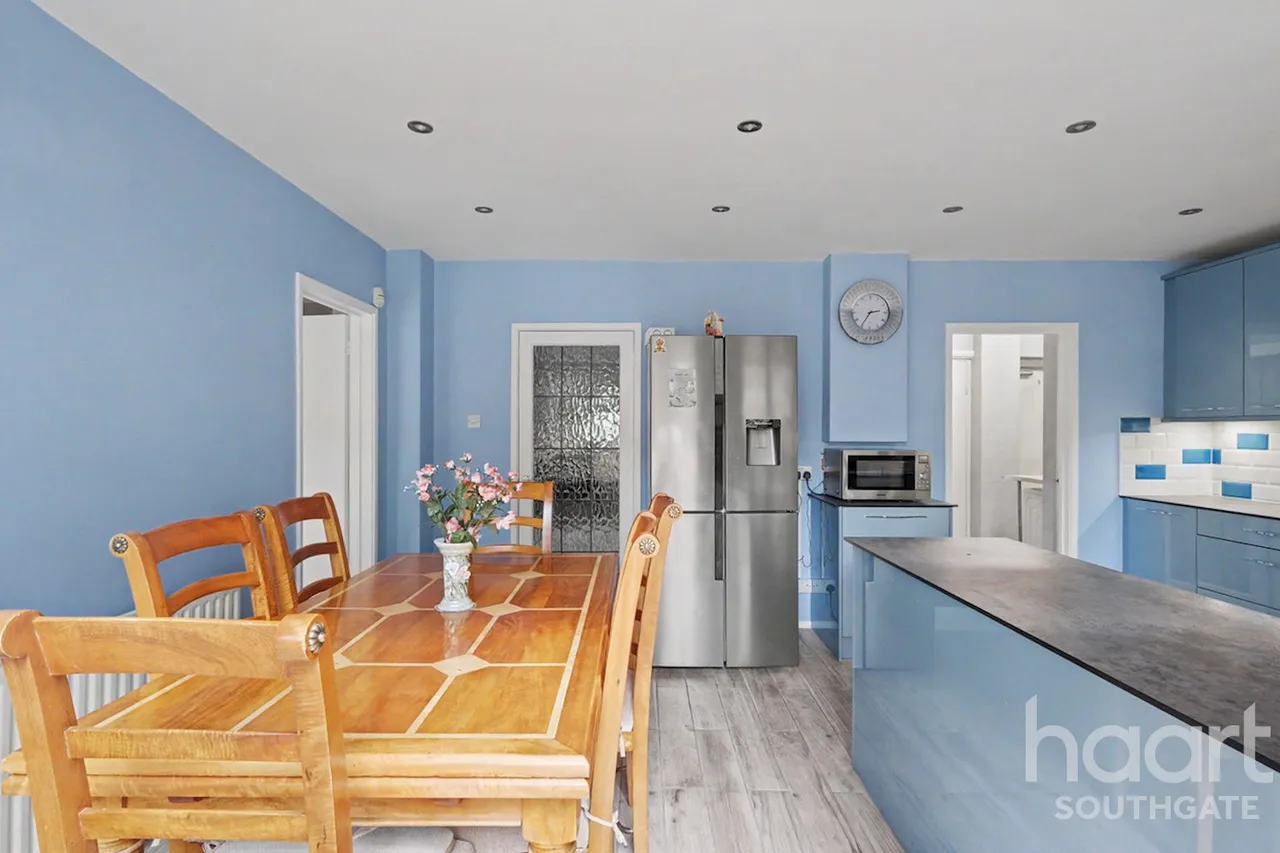 Rowantree Road, Enfield, EN2, photo 19