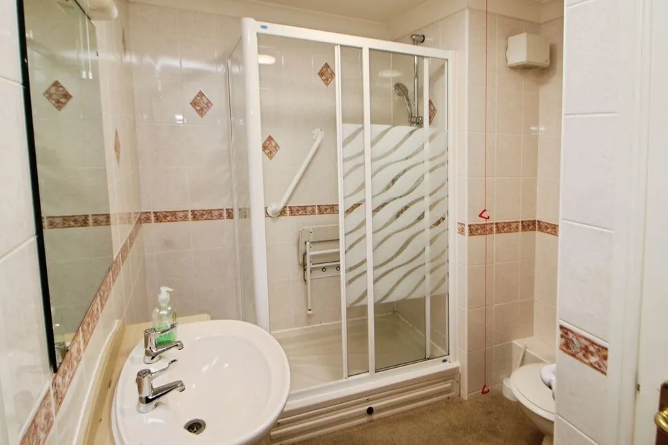 North Road, Glossop, Derbyshire, SK13, photo 3