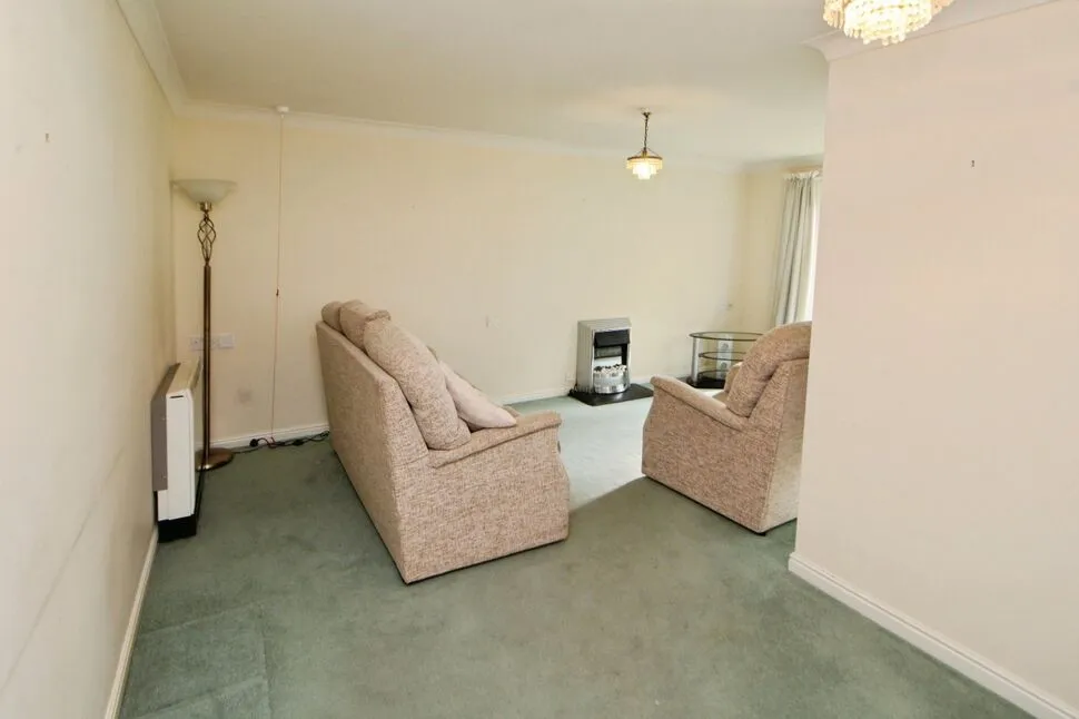North Road, Glossop, Derbyshire, SK13, photo 7