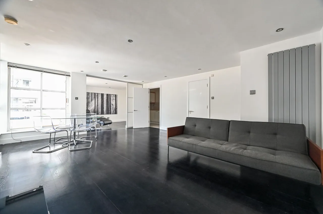 2 bed flat for sale, London, E16