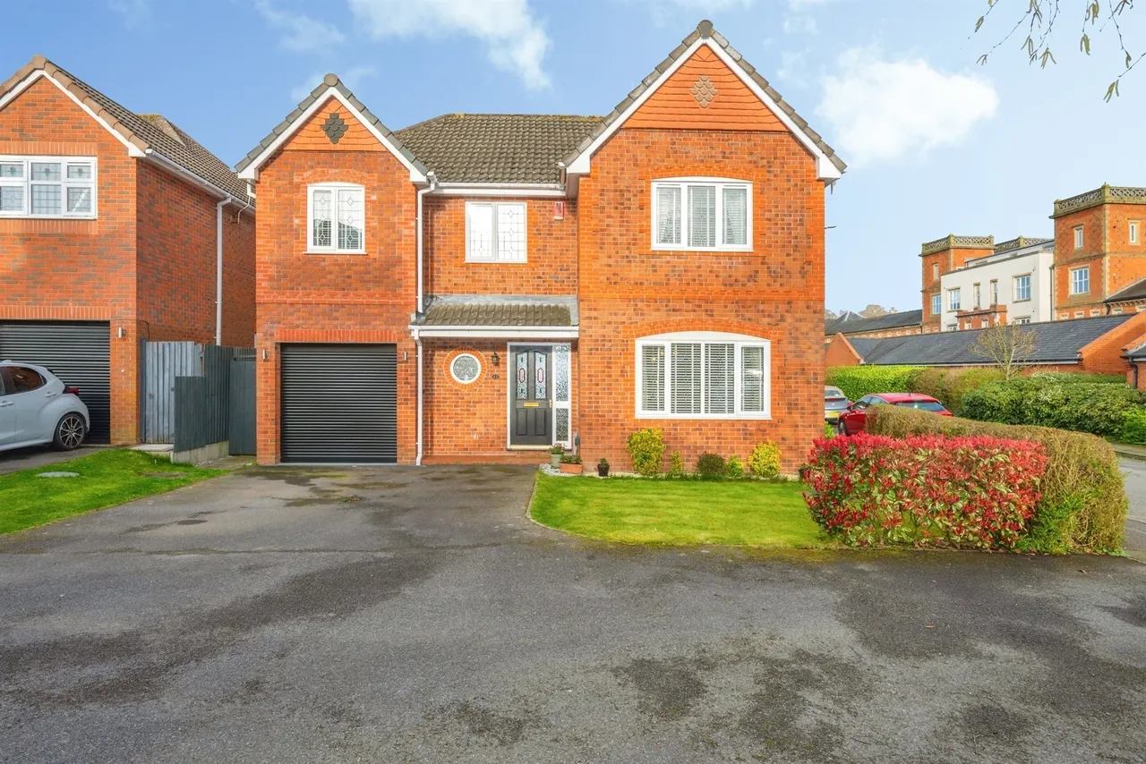 4 bed house for sale — Merlin Way, Mickleover, Derby