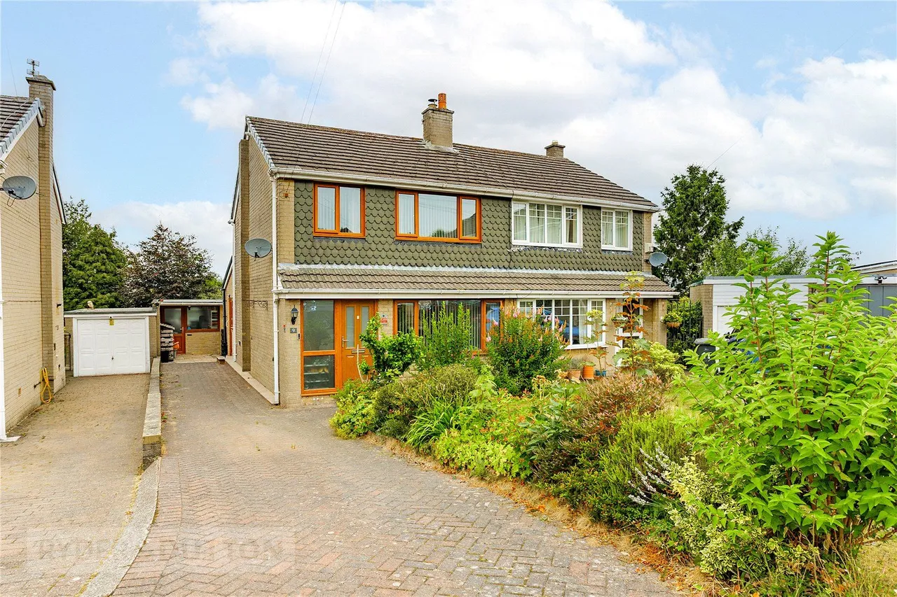 3 bed house for sale, Sherwood Fold, Charlesworth, SK13