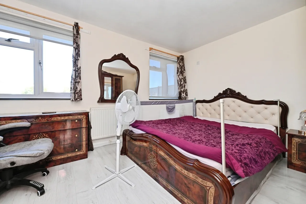 Foremark Close, Ilford, IG6, photo 11