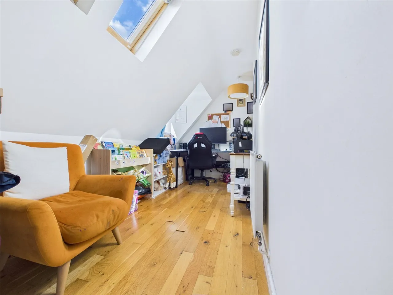 Varcoe Gardens, Hayes, UB3, photo 2