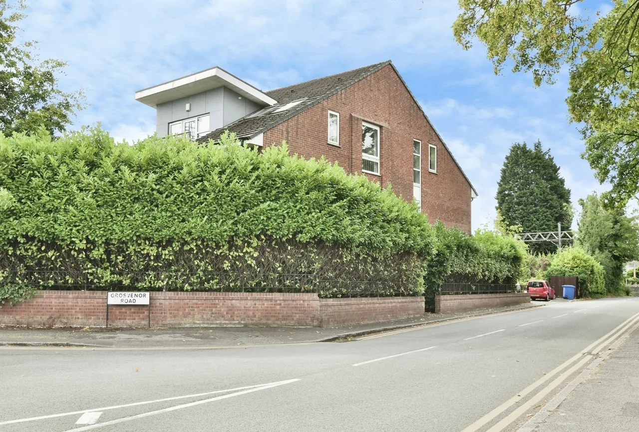 2 bed flat for sale — Linebank Green, Altrincham, Greater Manchester, WA14