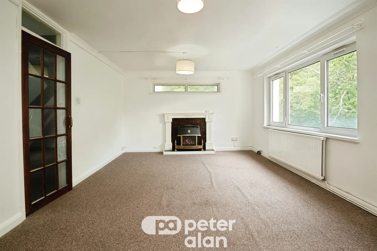 Afon Court Pontypool, NP4, photo 6