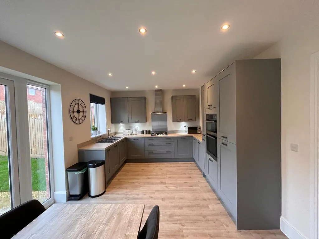 Pentrebane Drive, Cardiff, South Glamorgan, photo 4