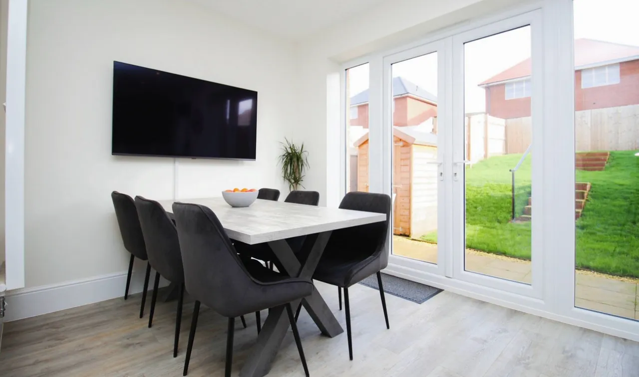 Pentrebane Drive, Cardiff, South Glamorgan, photo 3