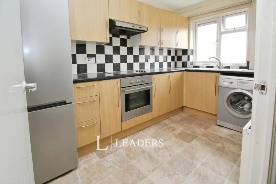 Downs Barn Boulevard, Downs Barn, MK14, photo 3
