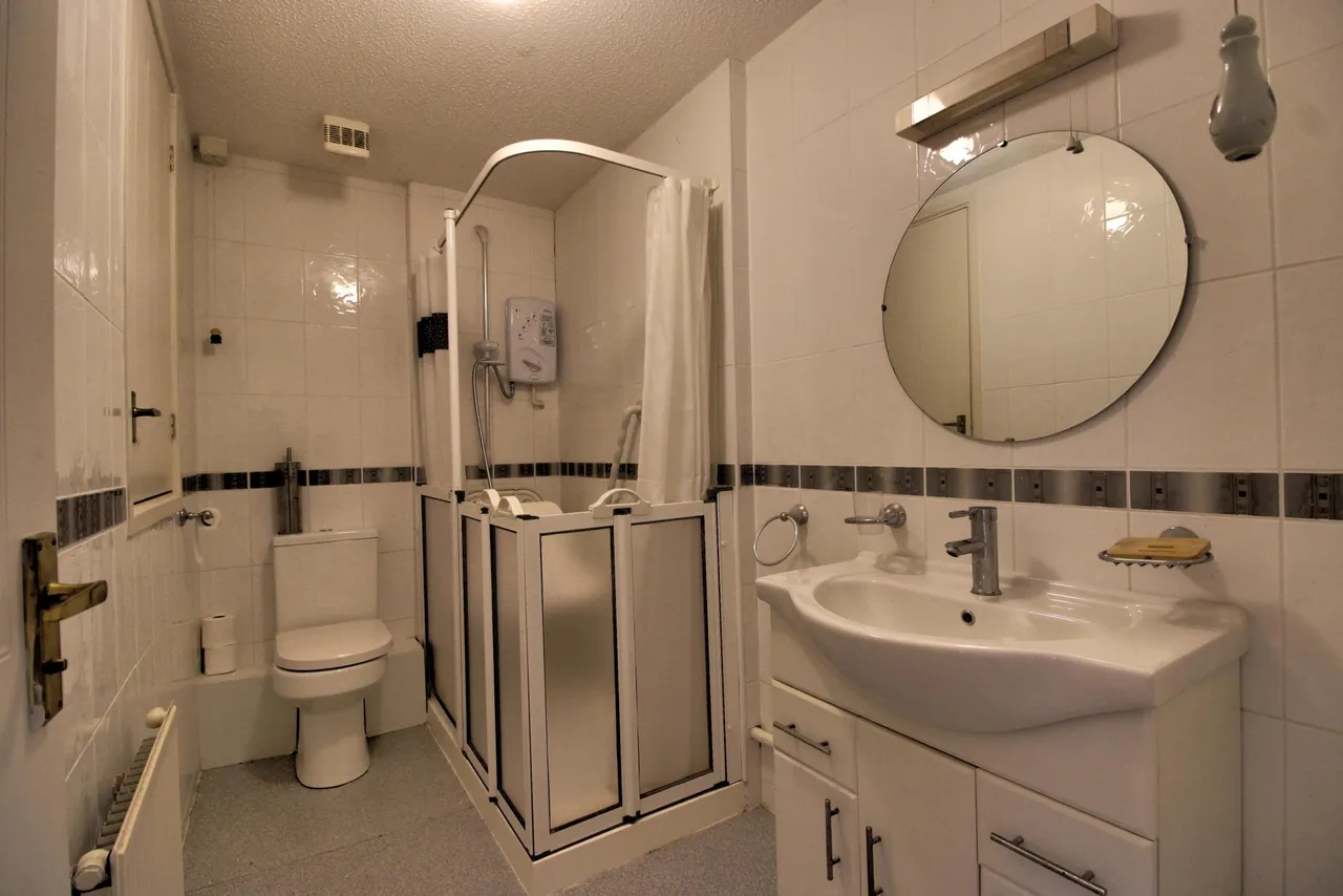 Spartan Close, Newport, NP18, photo 7