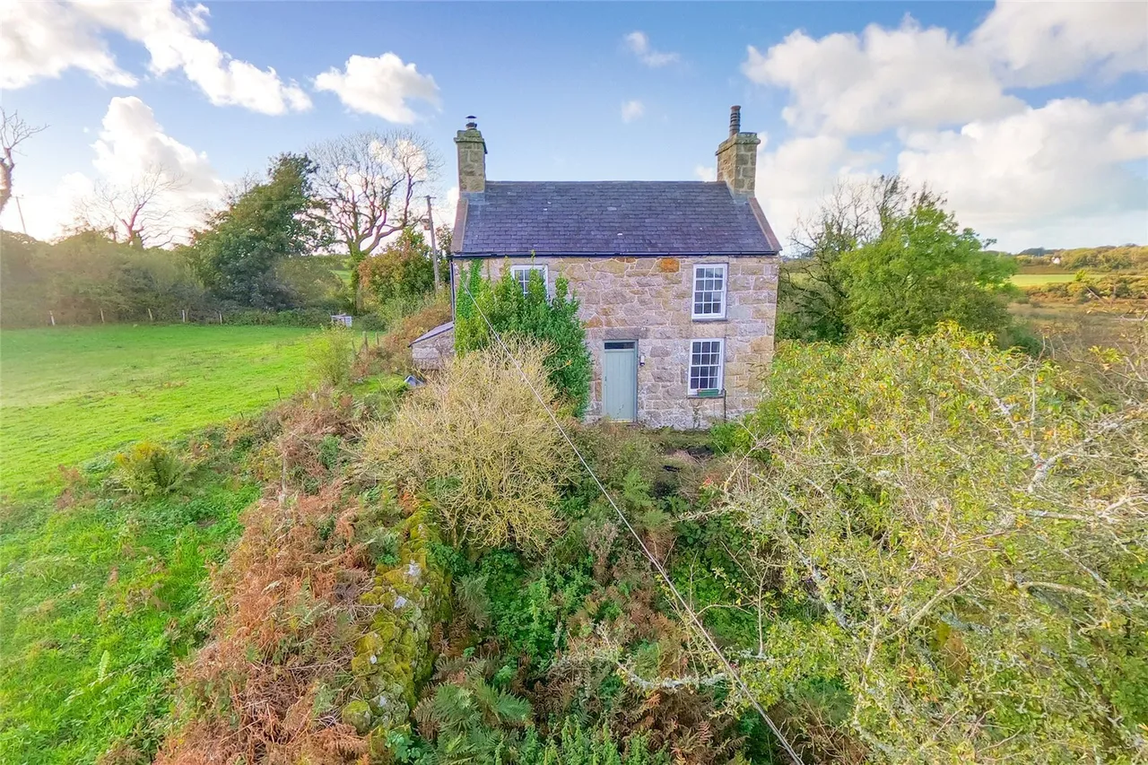 Llanbedrgoch, LL76, photo 3