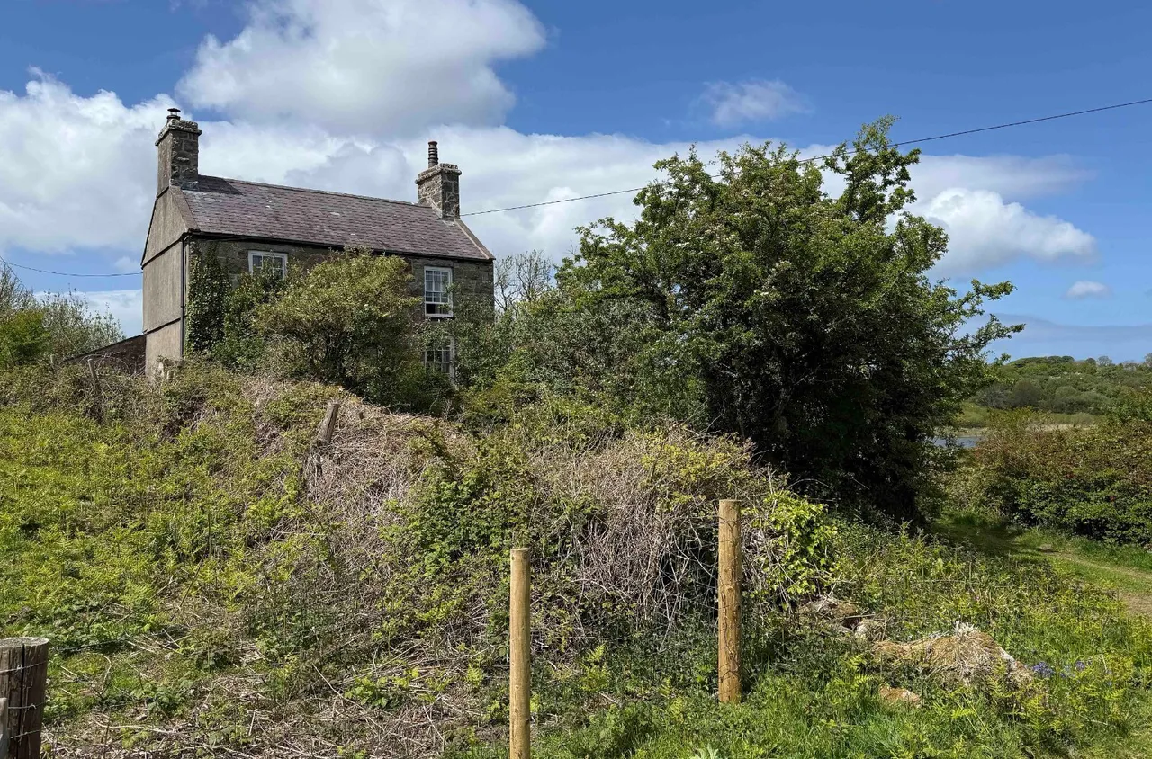 Llanbedrgoch, LL76, photo 16