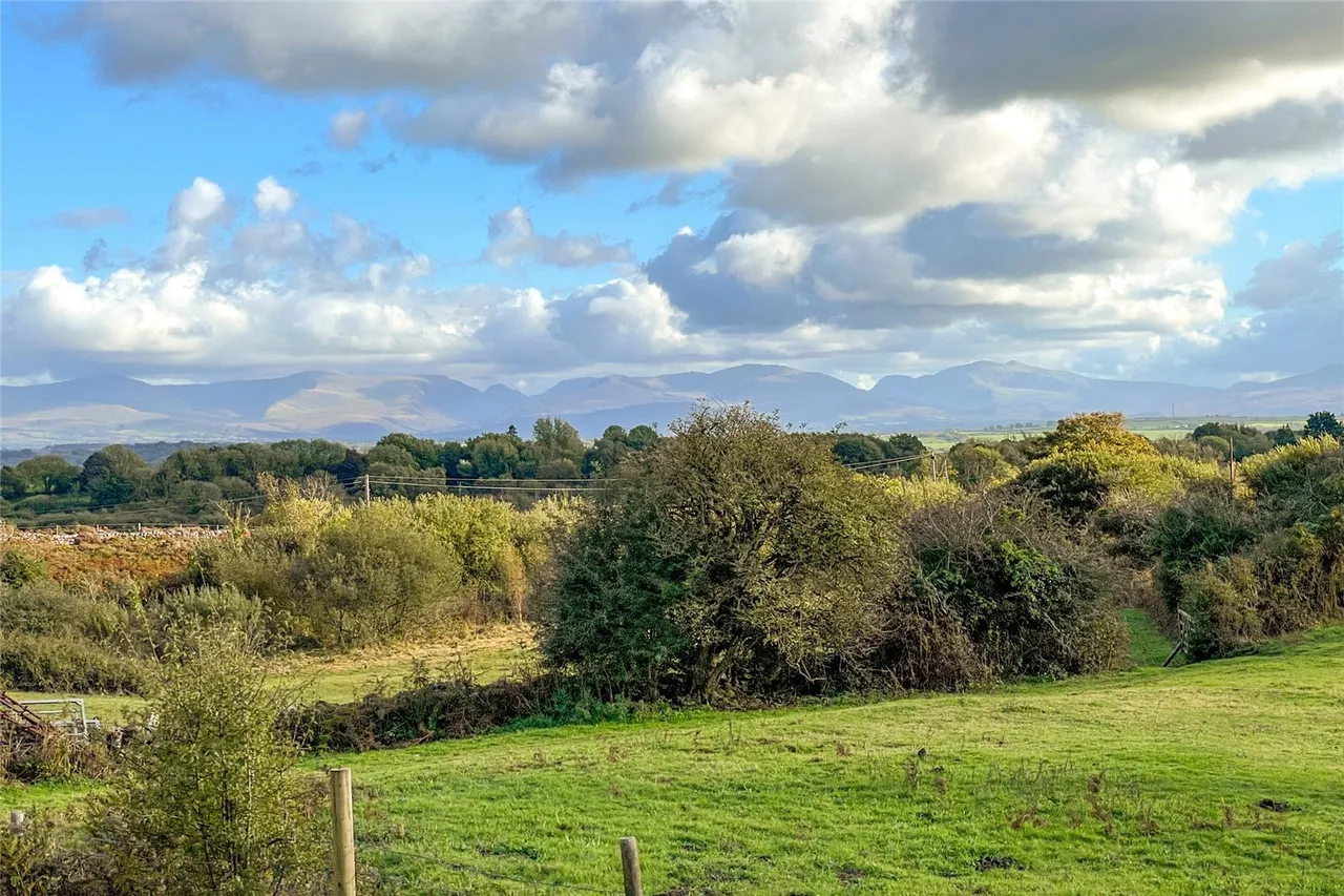Llanbedrgoch, LL76, photo 6