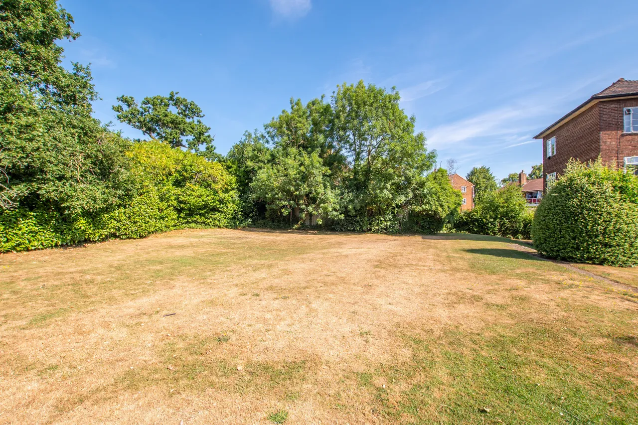 101 Carmel Court, Kings Drive, Wembley, photo 9