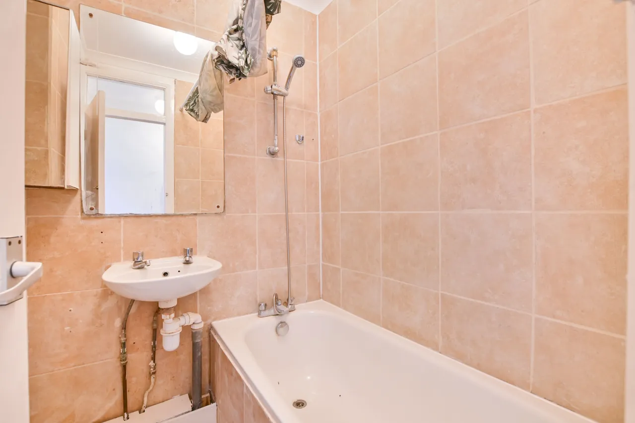 101 Carmel Court, Kings Drive, Wembley, photo 7